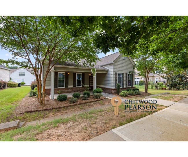 Building Photo - Spacious 5BR Home Walkable to Downtown Fayetteville