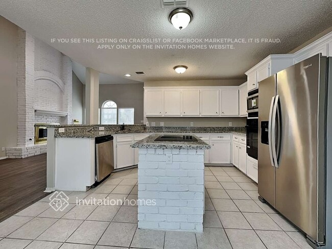 Photo - 1001 Apache Oaks Dr