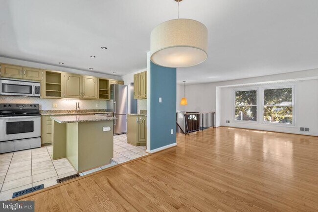 2409 Hayden Dr