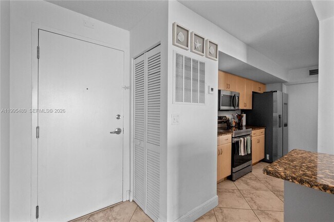 6917 Collins Ave Unidad 1609