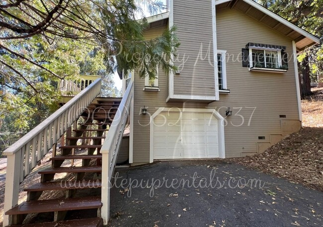 Photo - Charming 3-Bedroom Retreat in Gated Grovel...