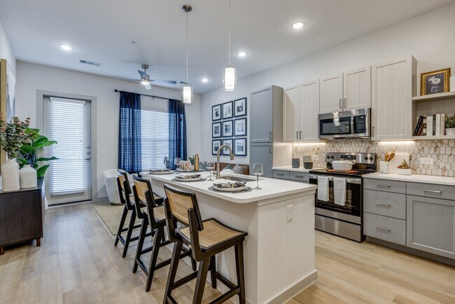 Photo - Alpine Ten55