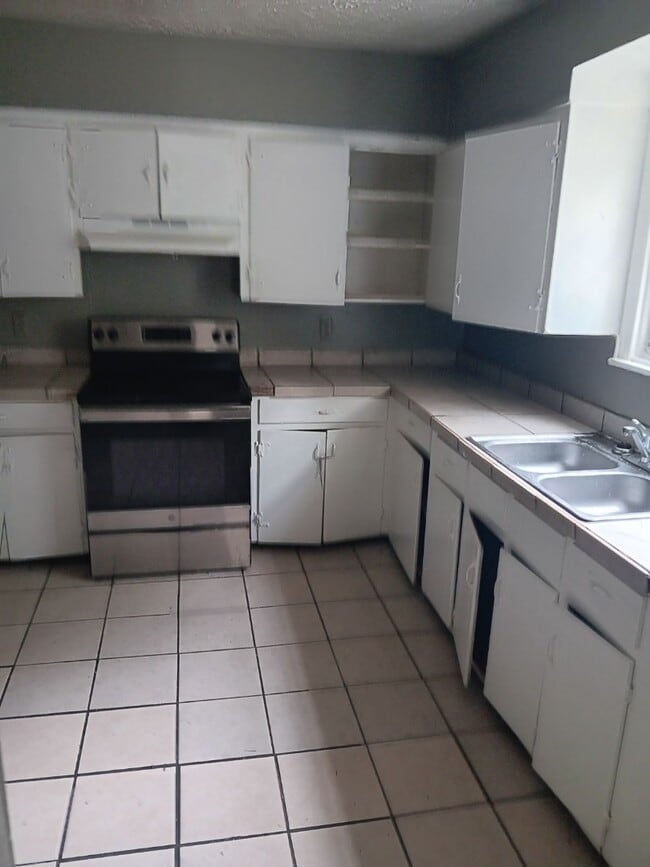 Photo - 235 Shadowlawn Dr