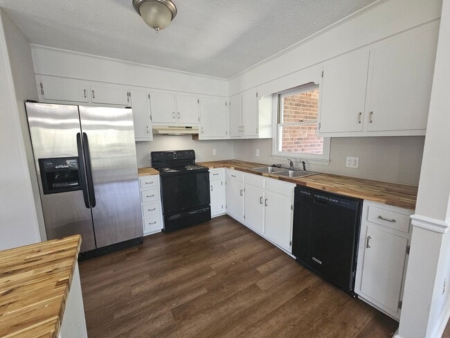 Photo - 792 Whispering Pines Rd