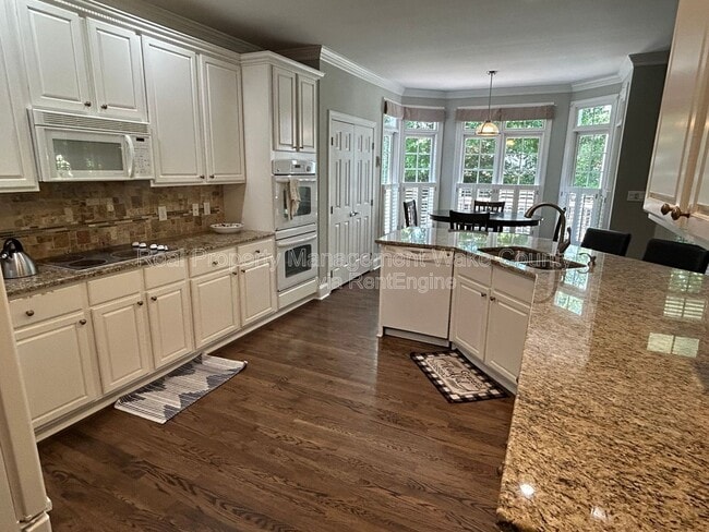 Photo - 108 Crystlewood Ct