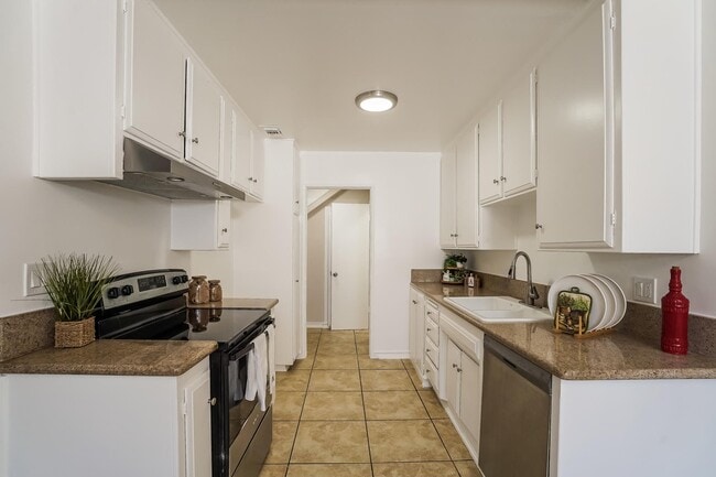 Photo - 220 E Live Oak St Unit 22