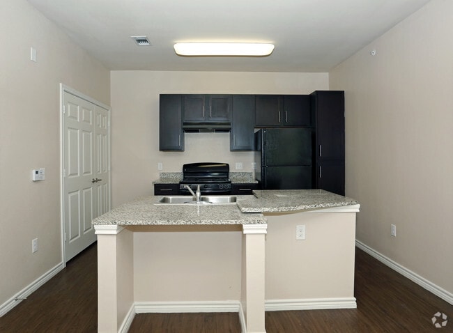 915SF_Two Bedroom_Kitchen
