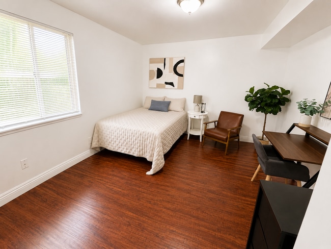 Building Photo - 68 E 200 S Unit 10 - 10B