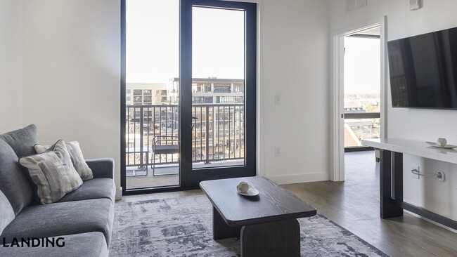 Photo - 1007 S Mint St Unidad 818