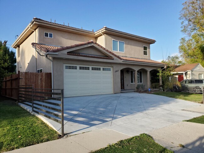 Photo - 17913 Tiara St