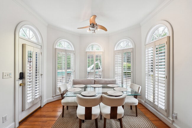 Photo - 814 Lynhurst Dr SW