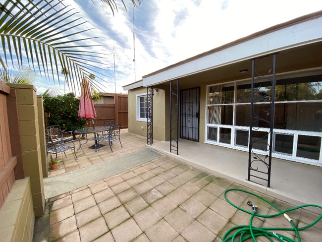 Building Photo - 3320-3322 Clairemont Dr Rental