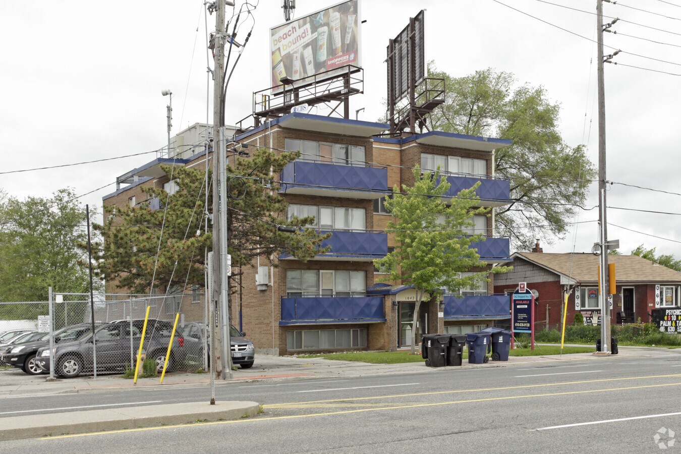 Photo - 1042 Sheppard Ave W