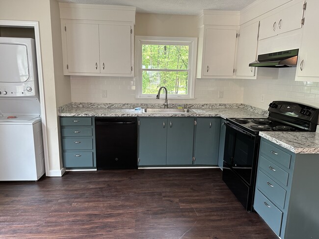 Photo - 184 Walker Ln