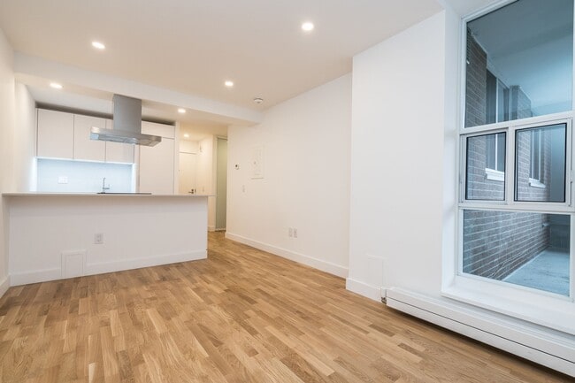 Photo - 230 Oak St Unit 411
