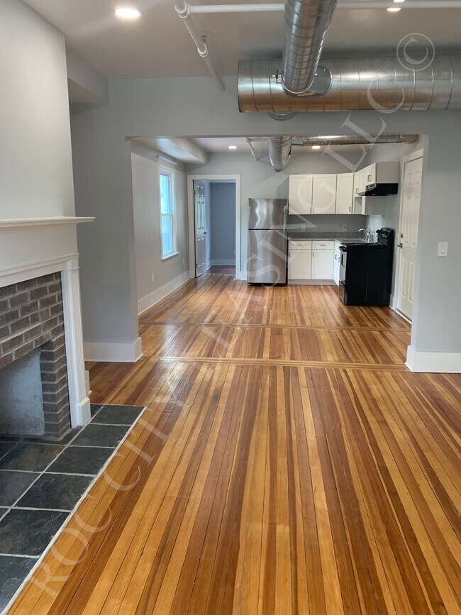 Photo - 965 Monroe Ave Unit Apt 3