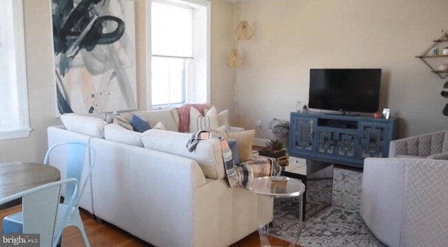 Photo - 1906 Fairmount Ave