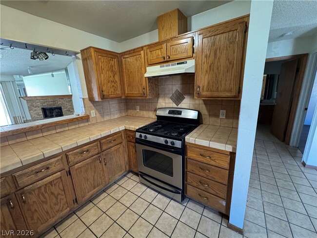328 Caracas Dr