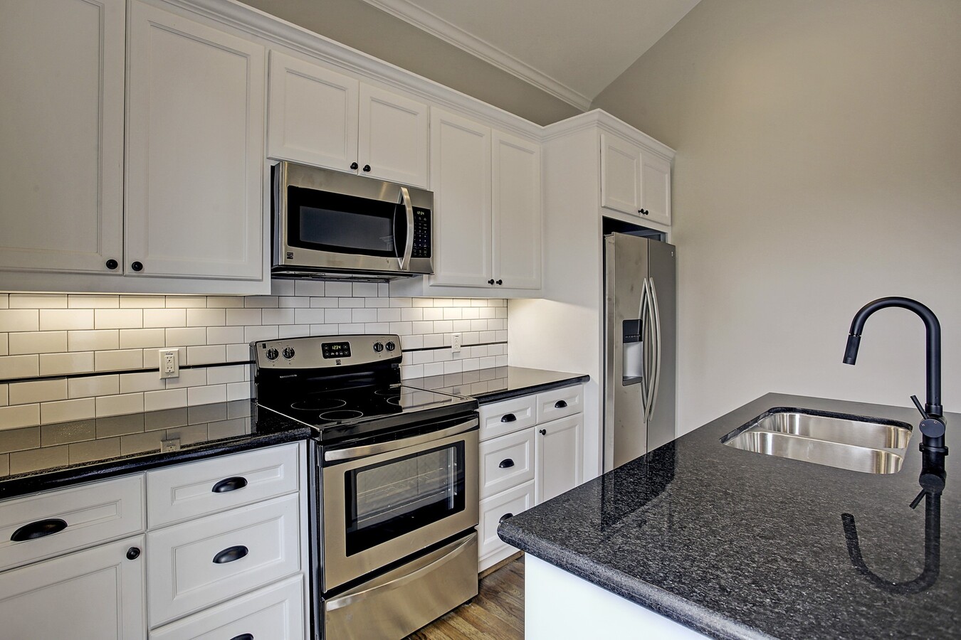 Photo - 1131 Oxford St