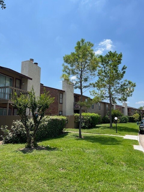 Building Photo - 9101 Country Creek St Unit 202 Rental