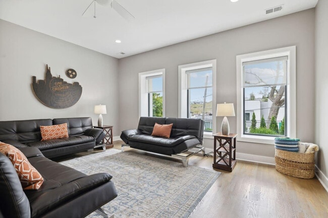 Photo - 425b 36th Ave N Unit FL4-ID1039079P