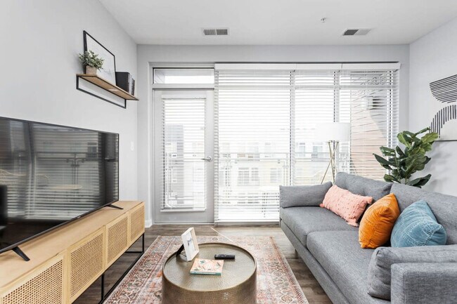 Photo - 450 E Market St Unit ID1014491P