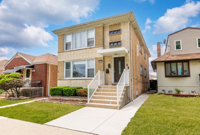 Building Photo - 3838 Ridgeland Ave Unit 1
