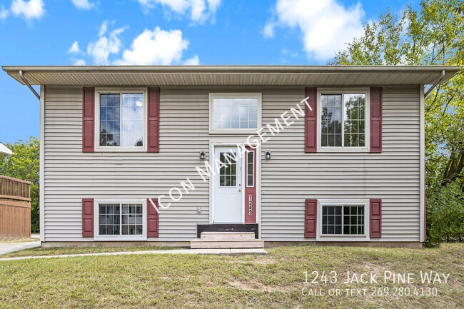 Photo - 1243 Jack Pine Way