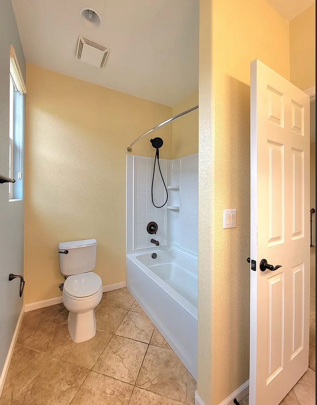 Photo - 205 Barnhill Dr