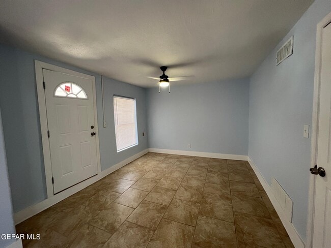 Photo - 8870 Sunland Rd