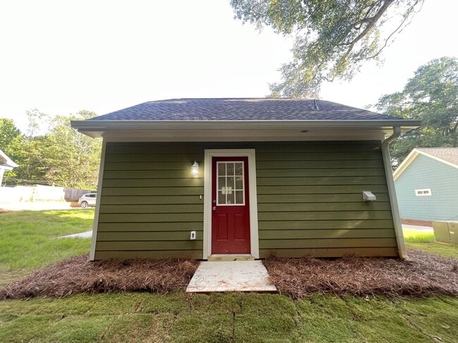 Photo - PRE-LEASING FOR AUGUST 2026!