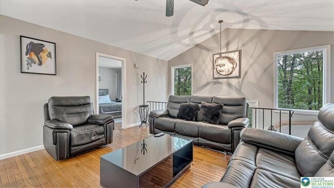 Photo - 115 White Oak Ct