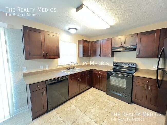 Photo - 16147 SW 17th Ave