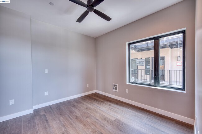 Photo - 4202 Telegraph Ave Unit 301