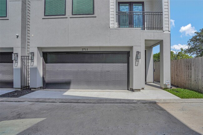 Photo - 2711 Rosalie St