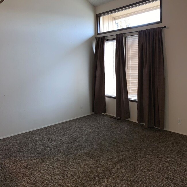 Building Photo - Home for rent