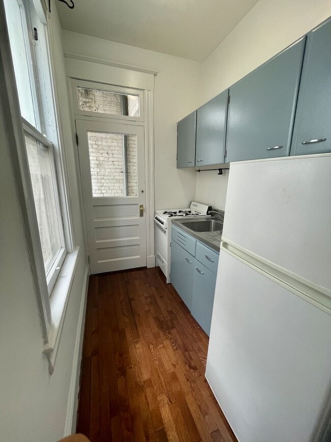 216 #204 kitchen - President Adams Building