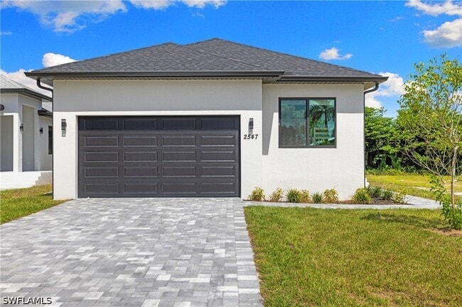 Building Photo - 2547 Storter Ave
