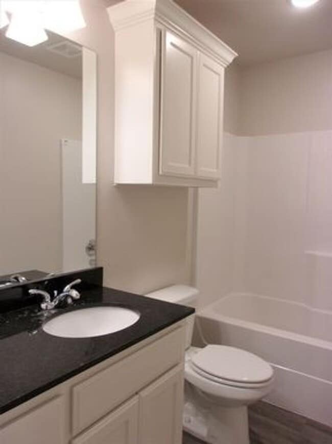 Photo - 3 Bed 2 Bath 2 Car Duplex in Chisholm Creek NW OKC