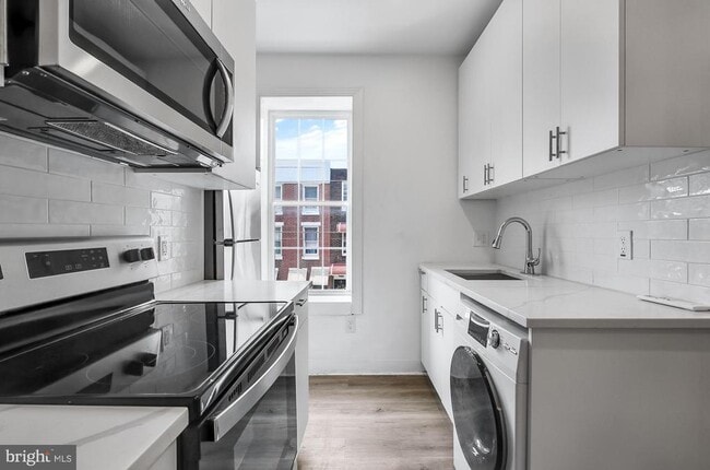 Building Photo - 2046 E Huntingdon St Unit 2F Rental
