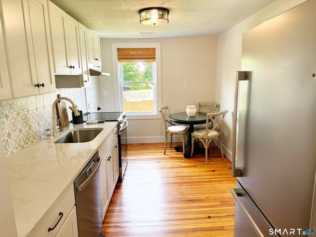 Photo - 188 E Lake St