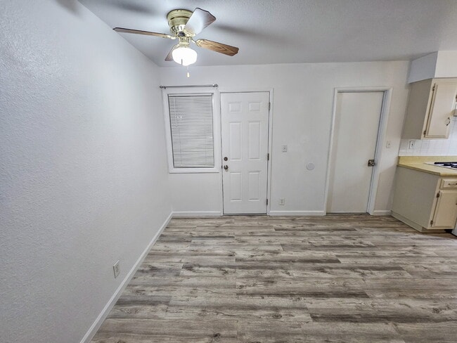 Photo - 117 S Silver Ridge St