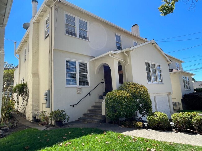 Building Photo - North Berkeley 2 Bedroom Rare Finds! Unit 2406 Rental