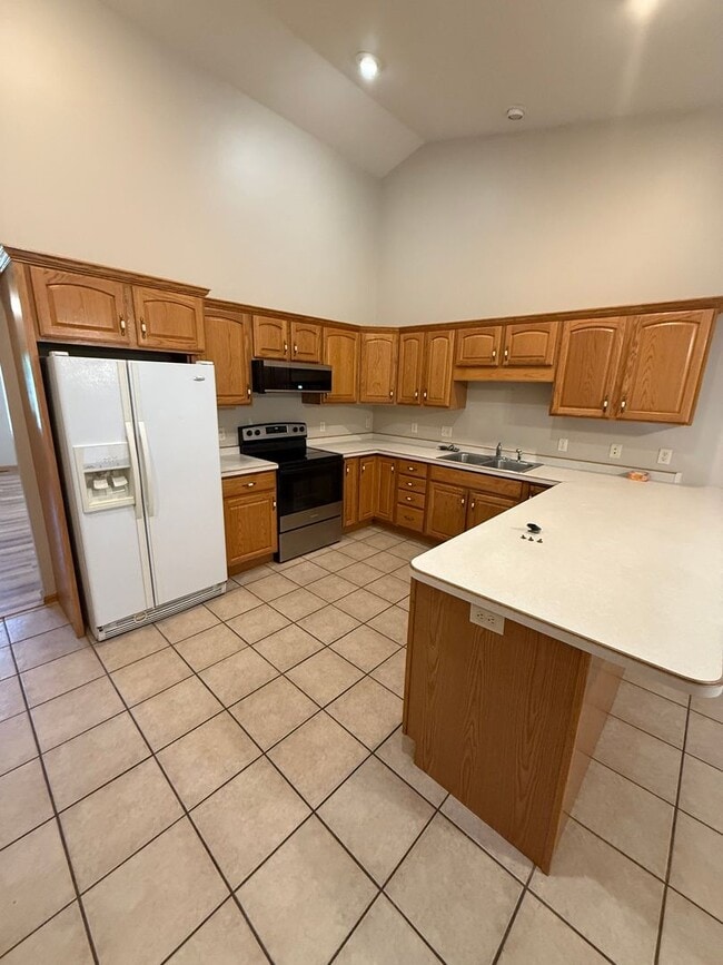 Photo - Huge 3BR/3ba Duplex on West Side of Eau Cl...