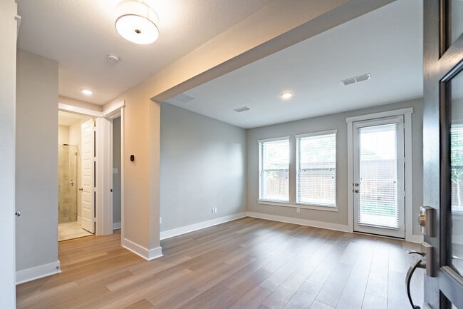 Photo - 10916 Brambling Wood Dr