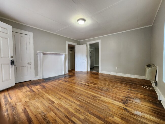 Photo - 237 Poole St