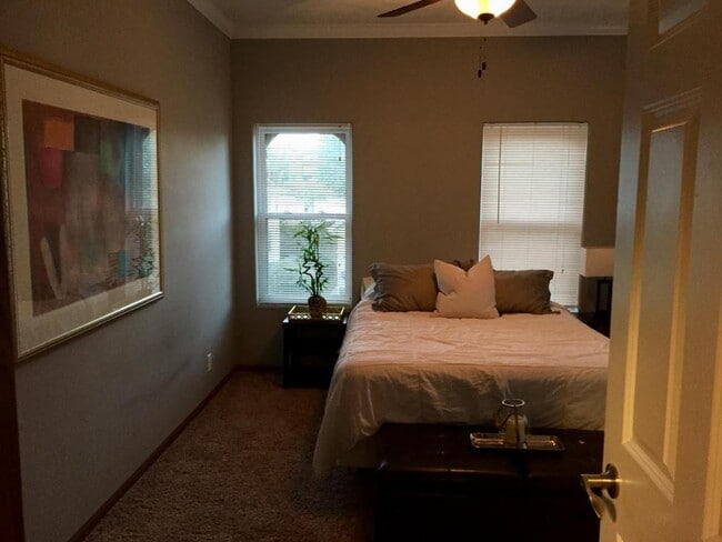 Photo - 4623 Douglas St