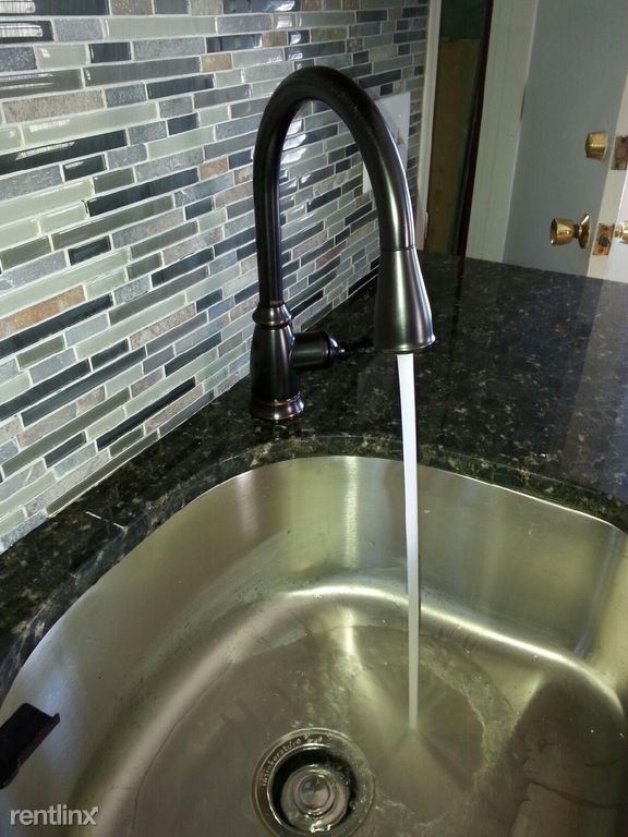 Photo - 18 Rossmore St