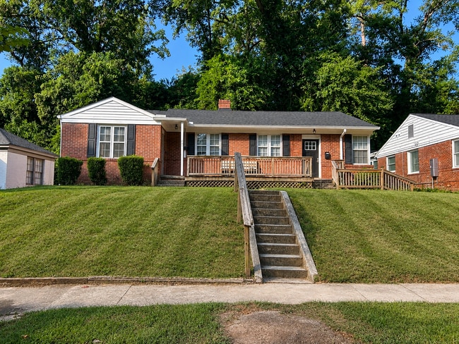 Building Photo - 401 Waccamaw Ave Unit 1