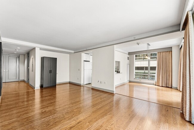 Building Photo - 3 Avery St Unit 404 Rental